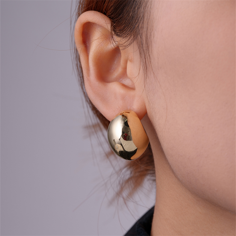 1 Pair Exaggerated Simple Style C Shape U Shape Geometric Polishing Plating Hollow Out 304 Stainless Steel Copper Ear Studs display picture 15