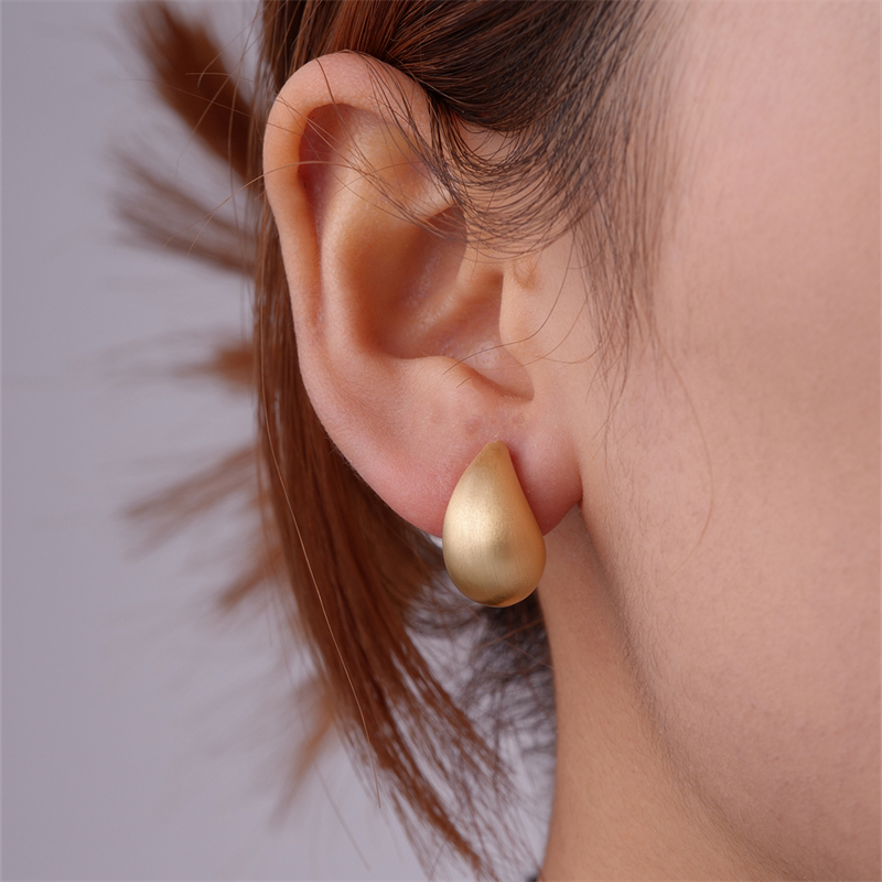 1 Pair Exaggerated Simple Style C Shape U Shape Geometric Polishing Plating Hollow Out 304 Stainless Steel Copper Ear Studs display picture 25