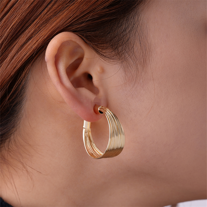 1 Pair Exaggerated Simple Style C Shape U Shape Geometric Polishing Plating Hollow Out 304 Stainless Steel Copper Ear Studs display picture 26