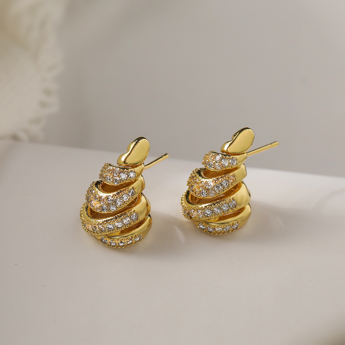 1 Pair Simple Style C Shape Water Droplets Solid Color Plating Inlay Copper Zircon 18k Gold Plated Ear Studs display picture 4