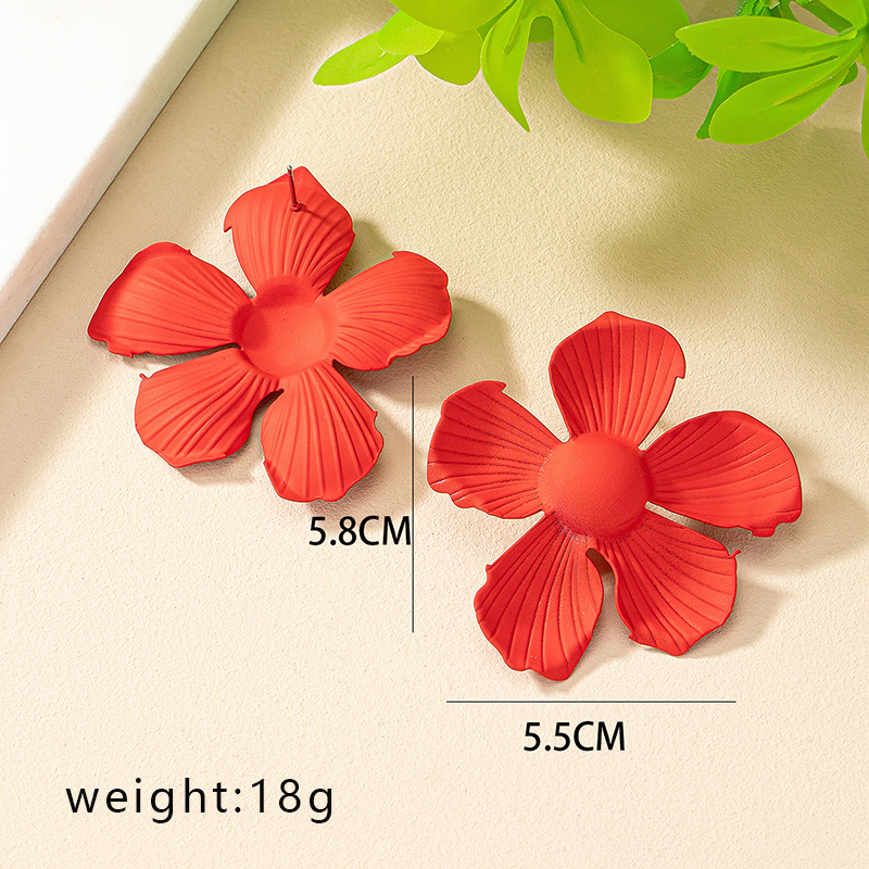 1 Pair Vintage Style Exaggerated Flower Stoving Varnish Plating Iron Ear Studs display picture 10