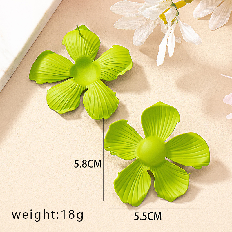 1 Pair Vintage Style Exaggerated Flower Stoving Varnish Plating Iron Ear Studs display picture 3