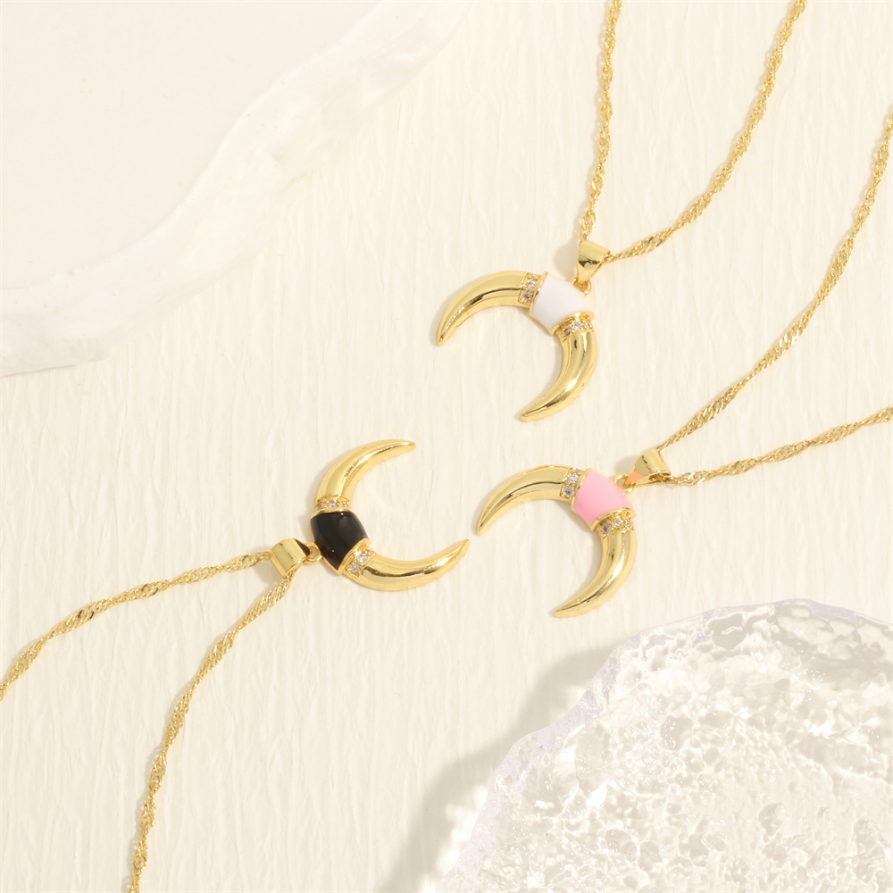 Einfacher Stil Mond Kupfer Emaille Überzug Inlay Zirkon 18 Karat Vergoldet Halskette Mit Anhänger display picture 5