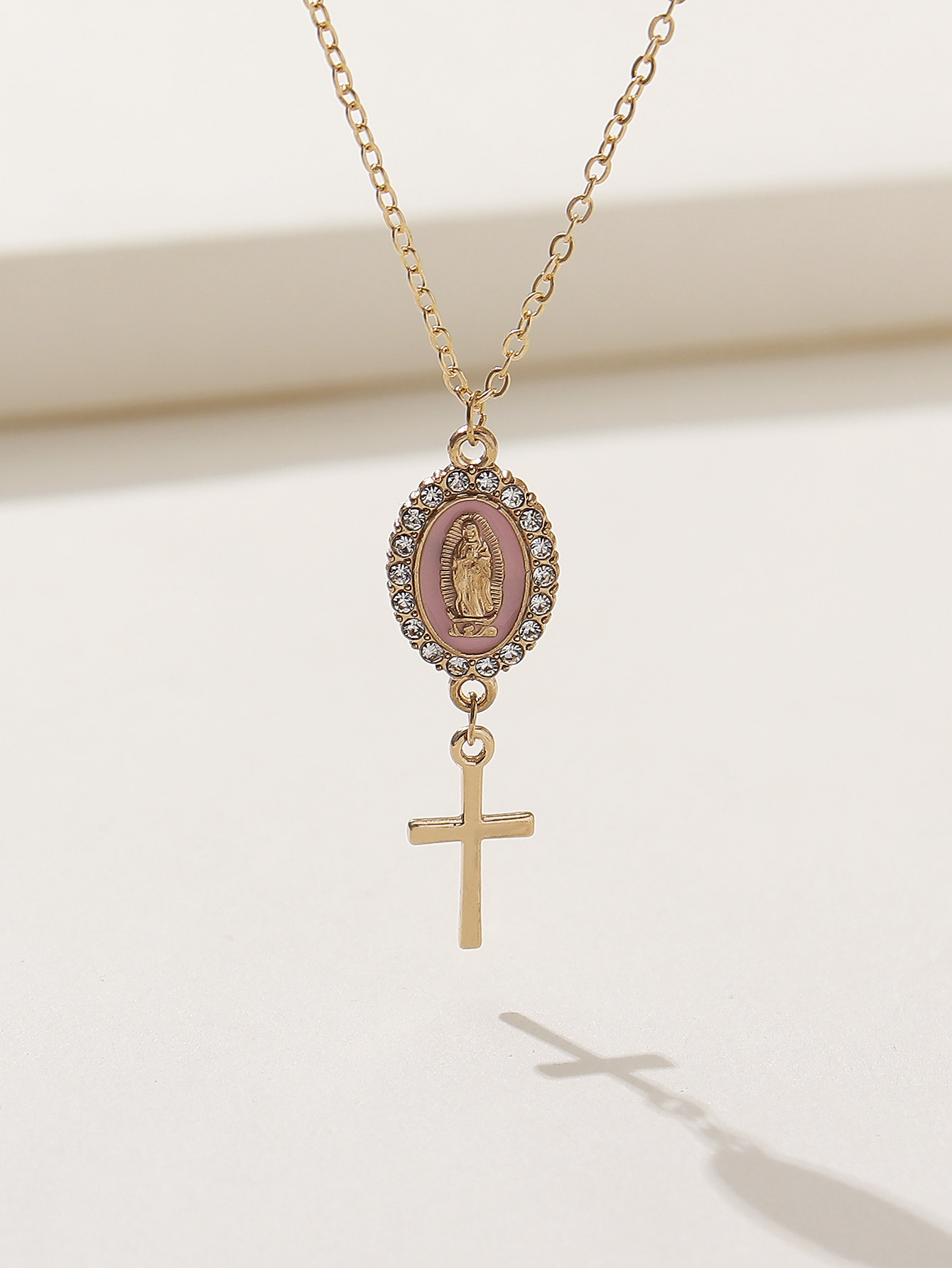 Classical Retro Virgin Mary Oval Artificial Rhinestones Alloy Wholesale Pendant Necklace display picture 2