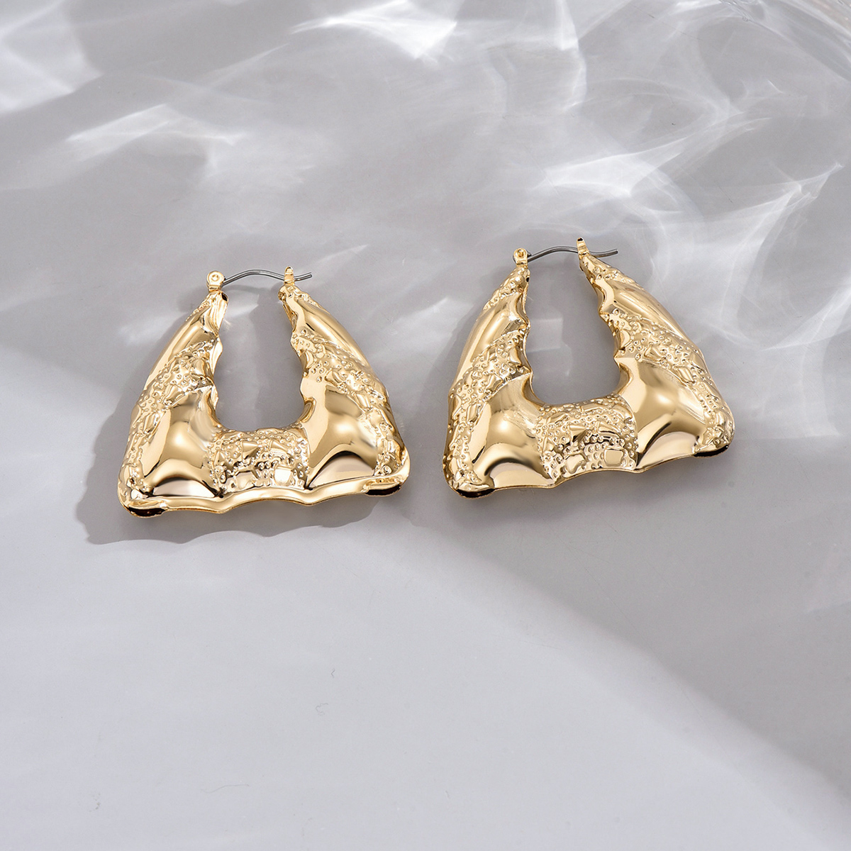 1 Pair Retro Simple Style Solid Color Ferroalloy Earrings display picture 17