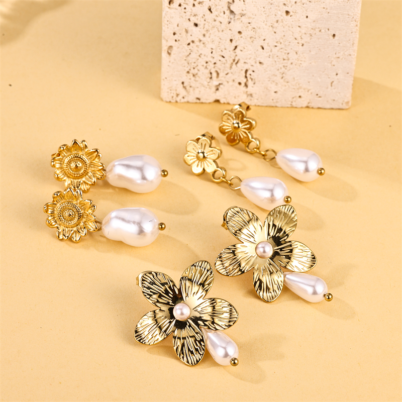 1 Pair Ig Style Sweet Flower Plating Stainless Steel Imitation Pearl 18k Gold Plated Drop Earrings display picture 2