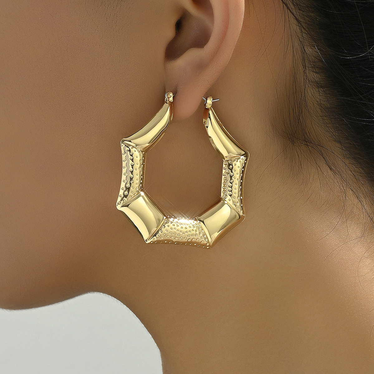 1 Pair Retro Simple Style Solid Color Ferroalloy Earrings display picture 2