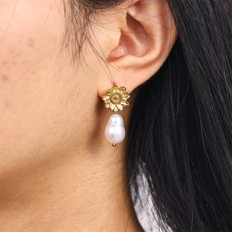 1 Pair Ig Style Sweet Flower Plating Stainless Steel Imitation Pearl 18k Gold Plated Drop Earrings display picture 6