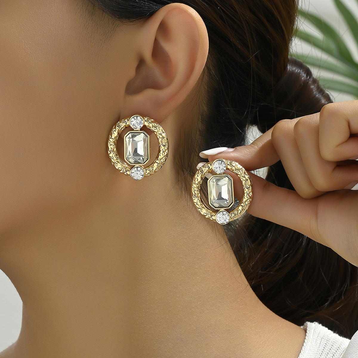 1 Pair Retro Simple Style Human Round Eye Plating Inlay Alloy Rhinestones Ear Studs display picture 7