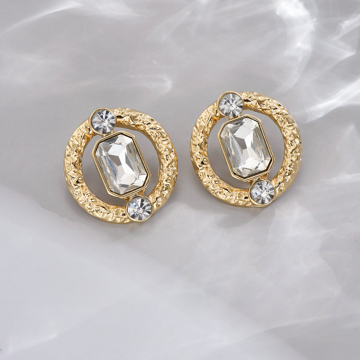 1 Pair Retro Simple Style Human Round Eye Plating Inlay Alloy Rhinestones Ear Studs display picture 5