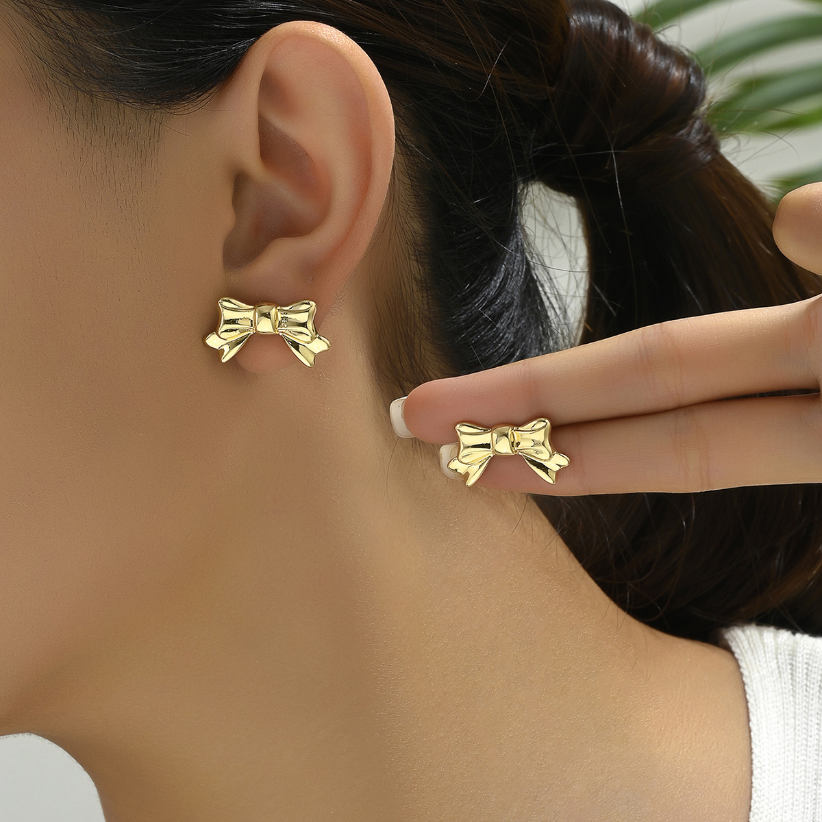 1 Pair Simple Style Insect Bow Knot Pearl Inlay Alloy Zinc Rhinestones Drop Earrings Ear Studs display picture 7