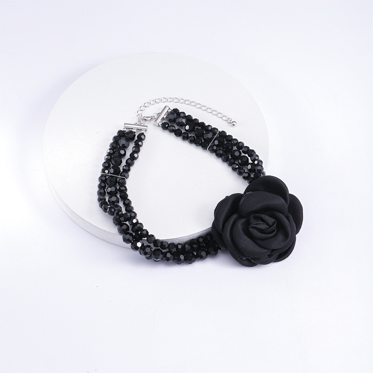 Elegant Simple Style Flower Synthetic Resin Cloth Handmade Women's Choker display picture 9