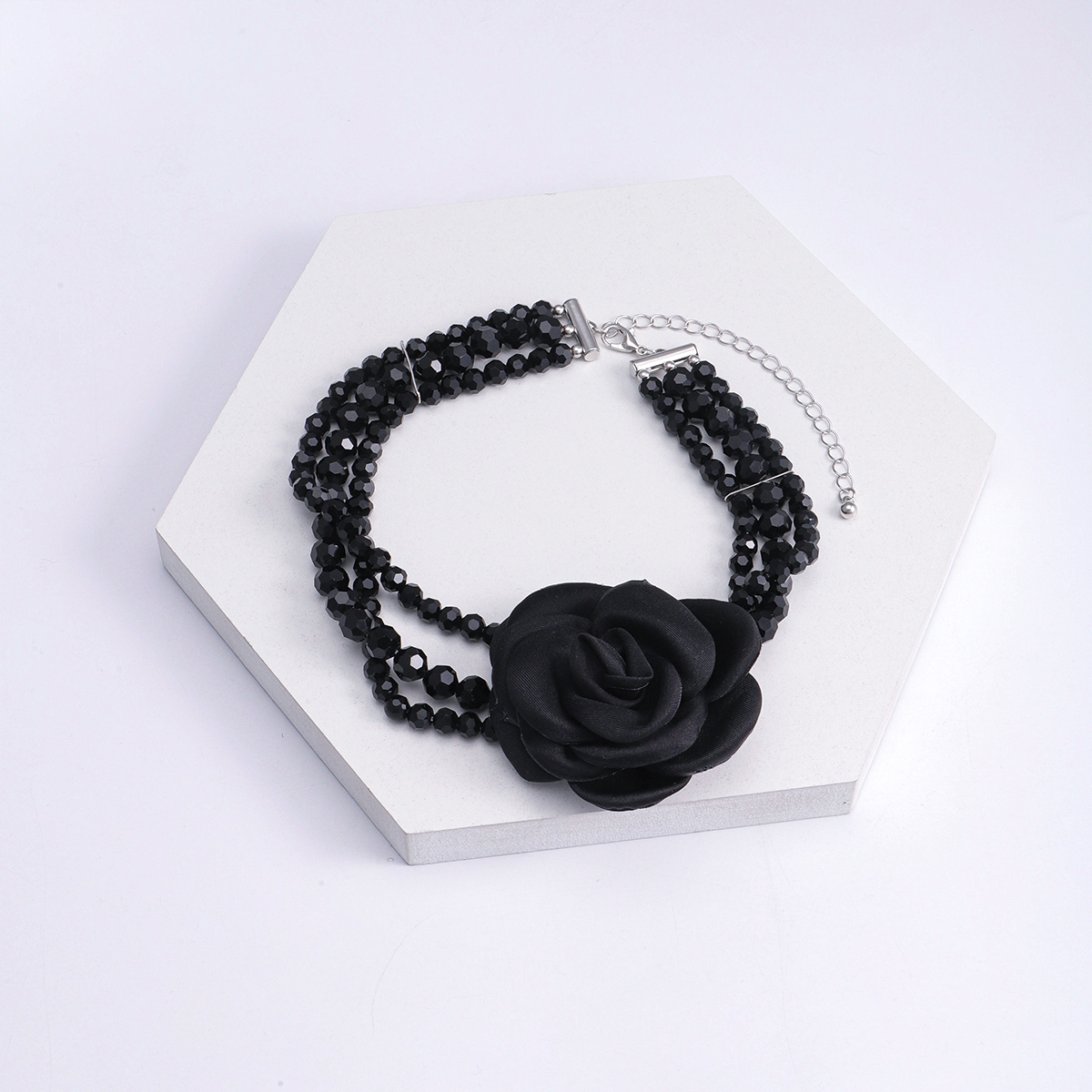 Elegant Simple Style Flower Synthetic Resin Cloth Handmade Women's Choker display picture 10