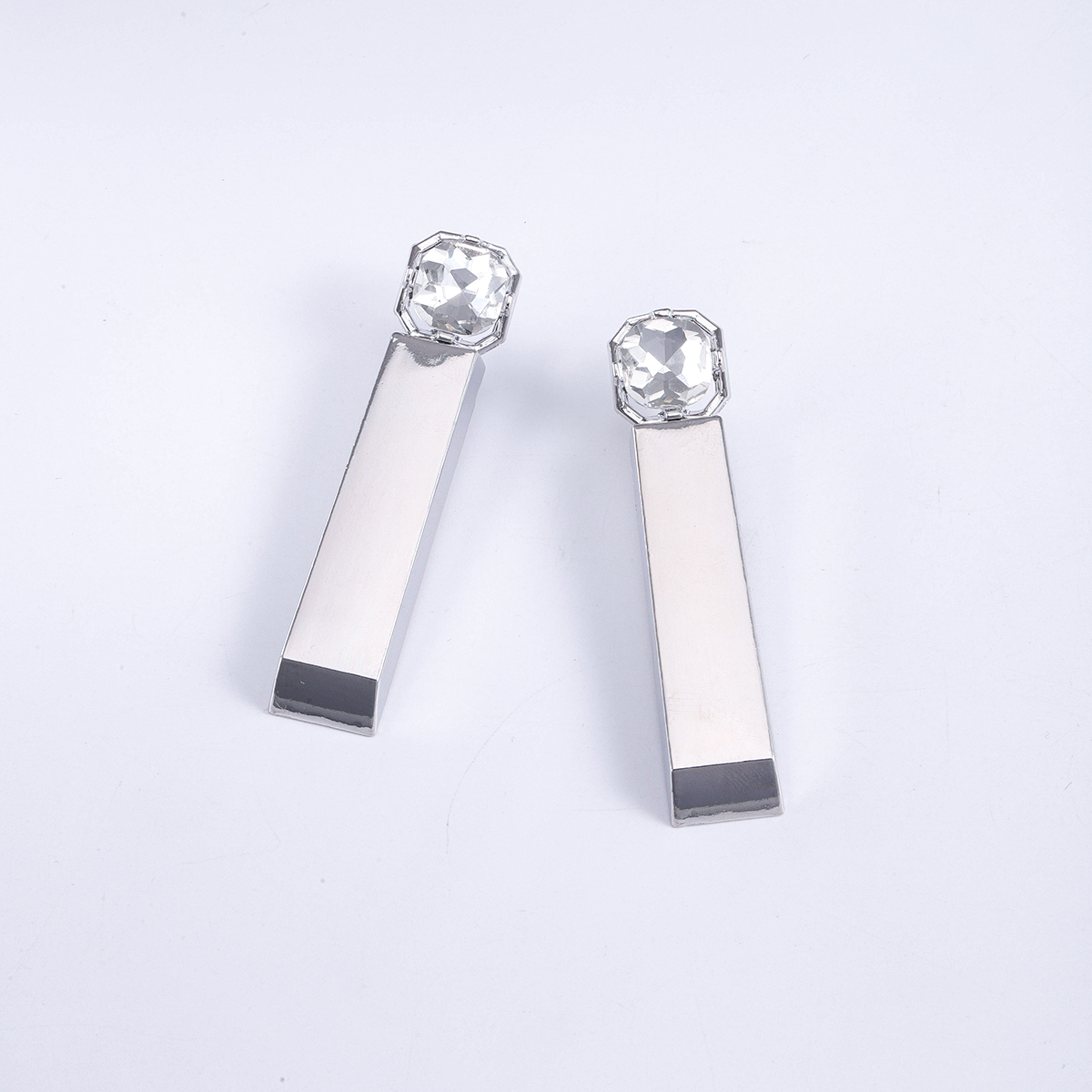 1 Pair Vintage Style Simple Style Rectangle Plating Alloy Gold Plated Silver Plated Drop Earrings display picture 3