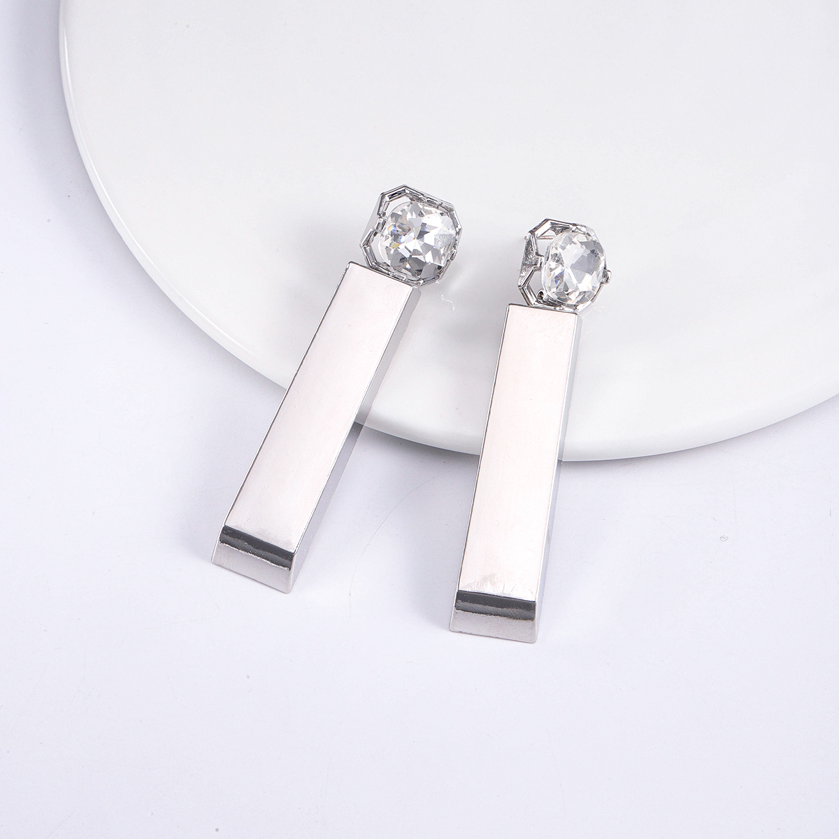 1 Pair Vintage Style Simple Style Rectangle Plating Alloy Gold Plated Silver Plated Drop Earrings display picture 10