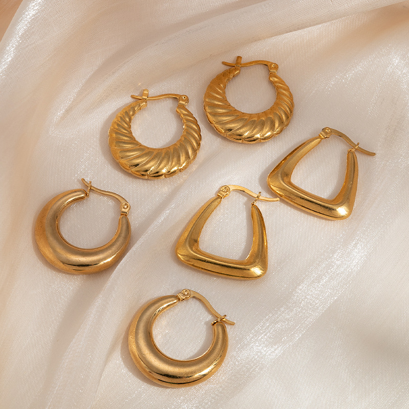 1 Paar Einfacher Stil Pendeln Einfarbig Überzug Rostfreier Stahl Vergoldet Ohrringe display picture 1