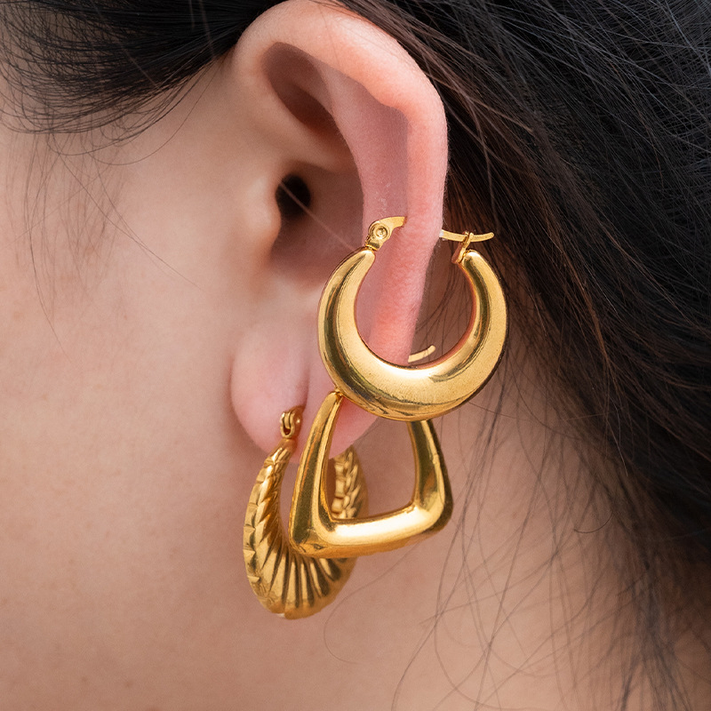 1 Pair Simple Style Commute Solid Color Plating Stainless Steel Gold Plated Earrings display picture 2