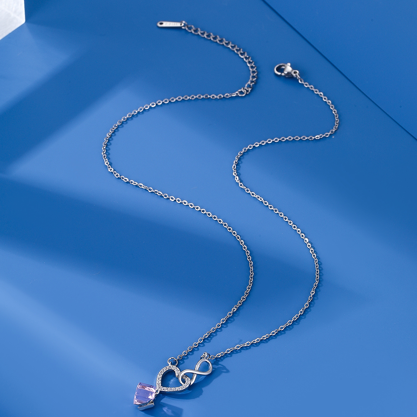 Großhandel Einfacher Stil Quadrat Rostfreier Stahl Inlay Zirkon Halskette Mit Anhänger display picture 2
