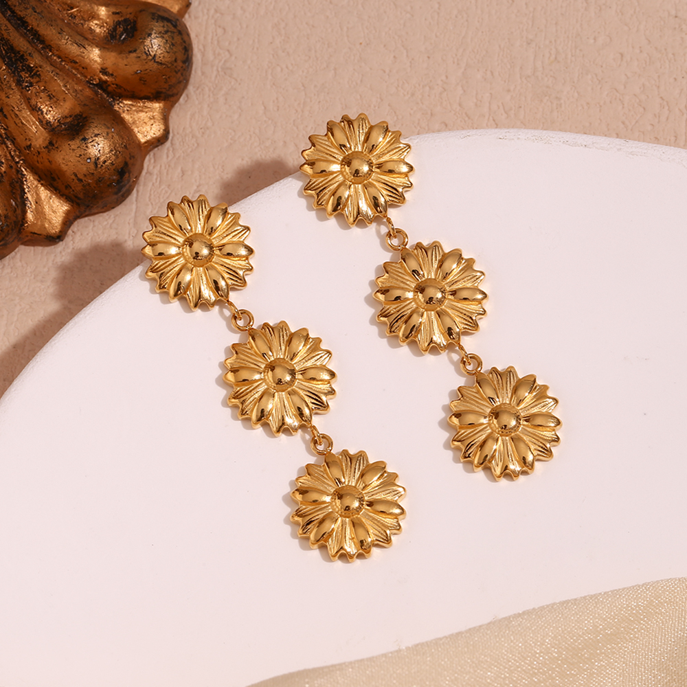 1 Pair Vintage Style Simple Style Classic Style Flower Plating Stainless Steel 18k Gold Plated Drop Earrings display picture 6