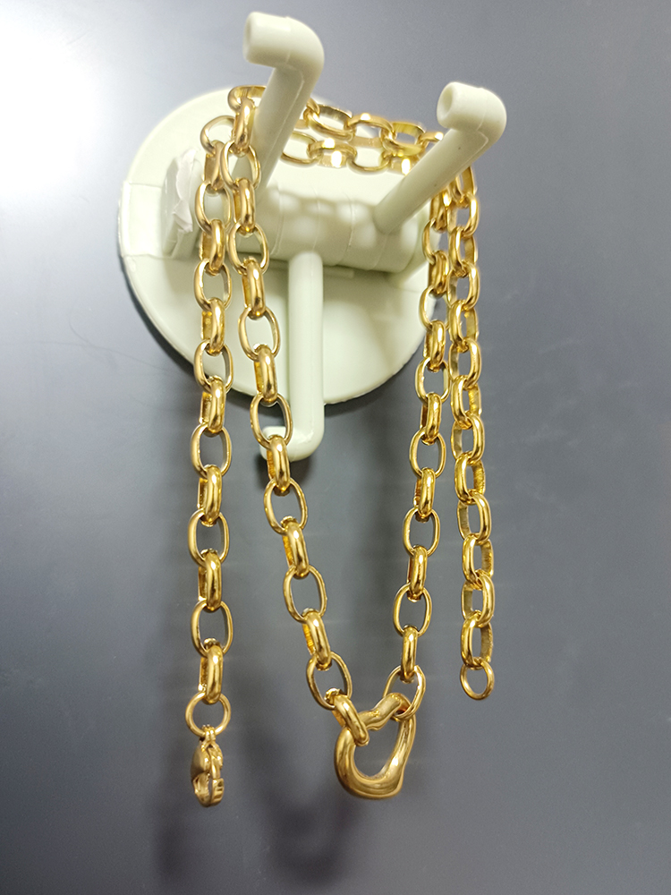 Großhandel Lässig Elegant Herzform Rostfreier Stahl Überzug 18 Karat Vergoldet Halskette Mit Anhänger display picture 2