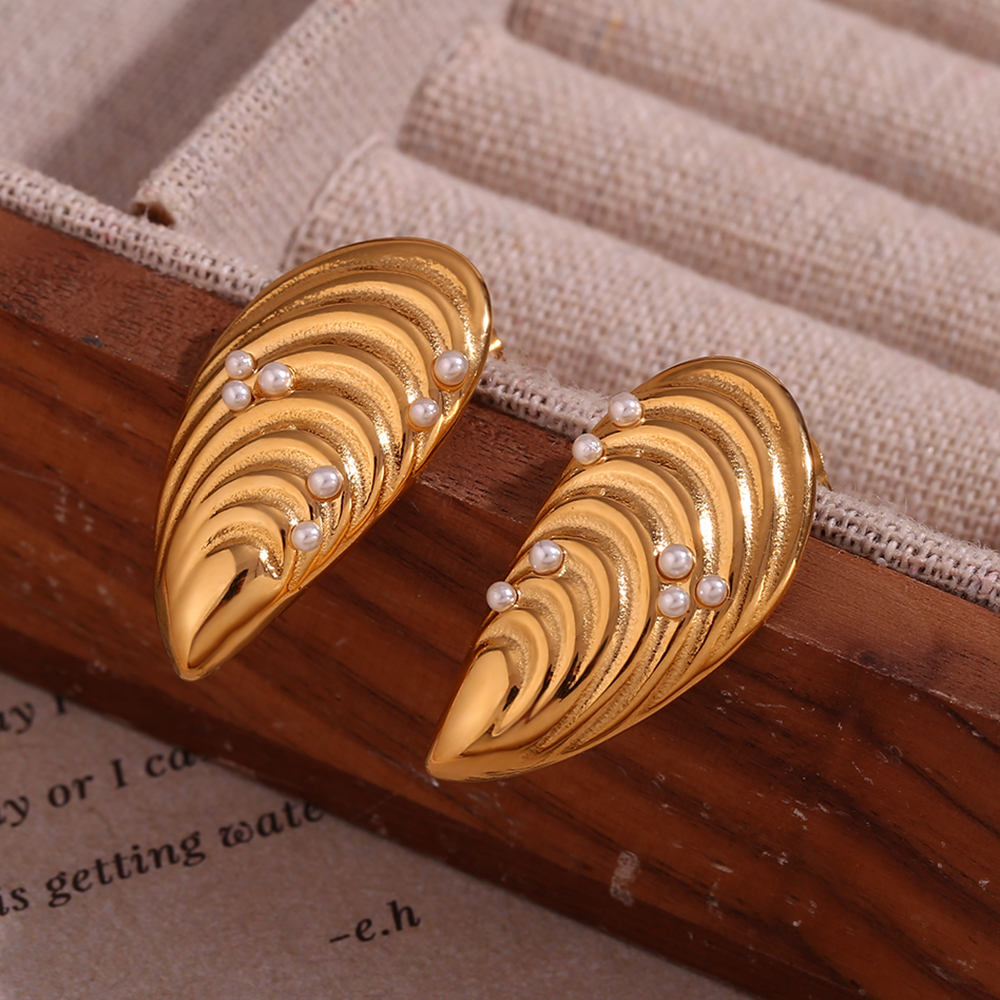 1 Pair Vintage Style Classic Style Geometric Plating Inlay Stainless Steel Pearl 18k Gold Plated Ear Studs display picture 6