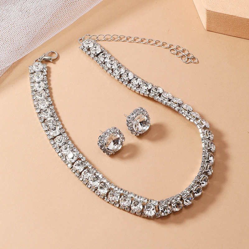 Elegante Glamour Lujoso Geométrico Aleación Embutido Diamantes De Imitación Mujeres Aretes Collar display picture 4