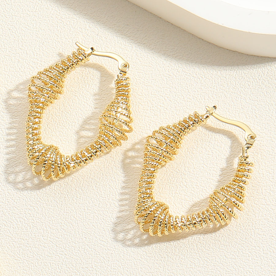 1 Pair Vintage Style Round Heart Shape Rhombus Plating Brass 14k Gold Plated White Gold Plated Hoop Earrings display picture 3