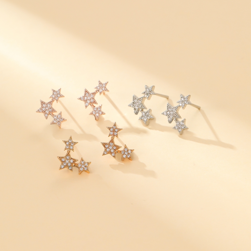 1 Pair Simple Style Classic Style Shiny Star Inlay Copper Zircon Gold Plated Ear Studs display picture 5