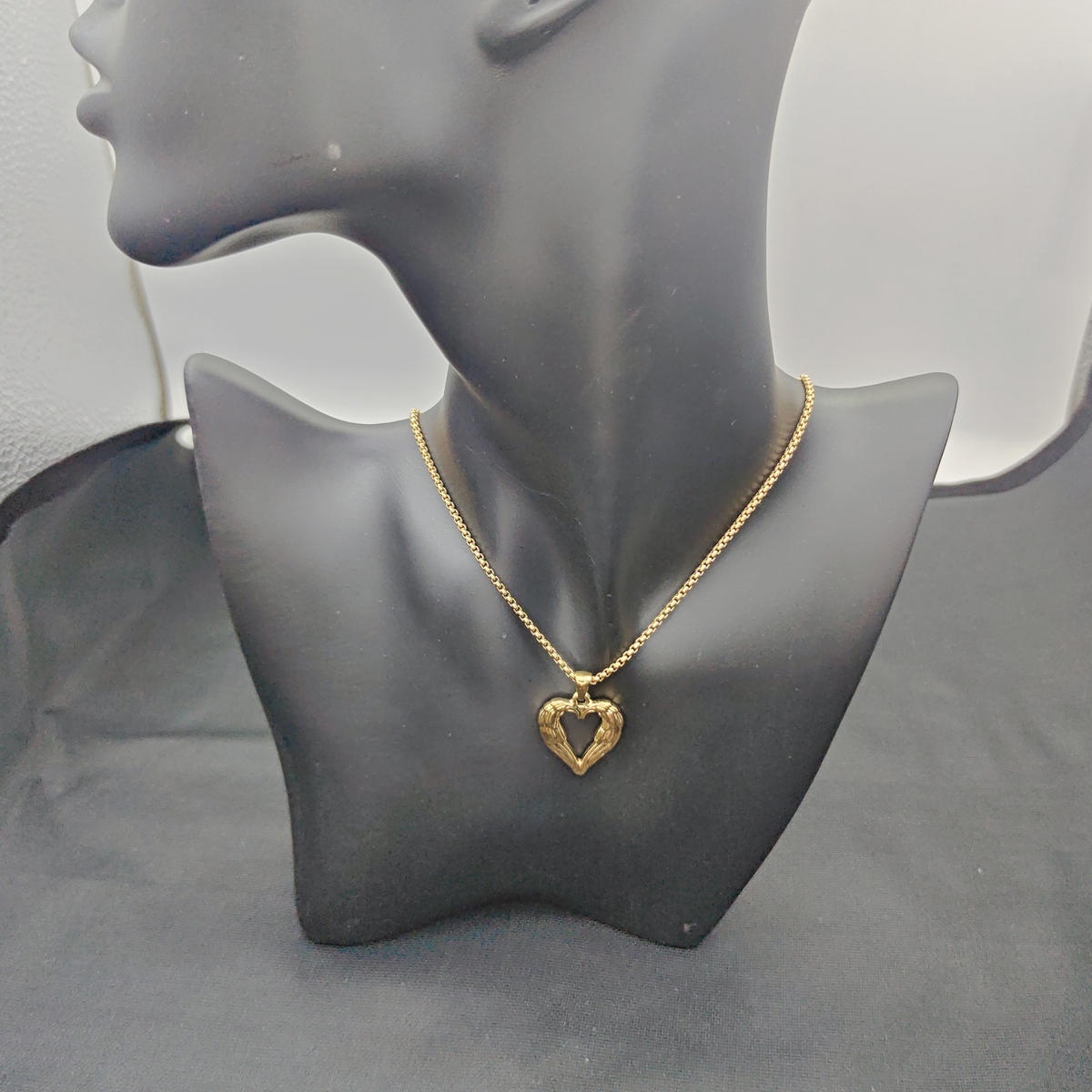 Stainless Steel Vintage Style Simple Style Plating Heart Shape Pendant Necklace display picture 2