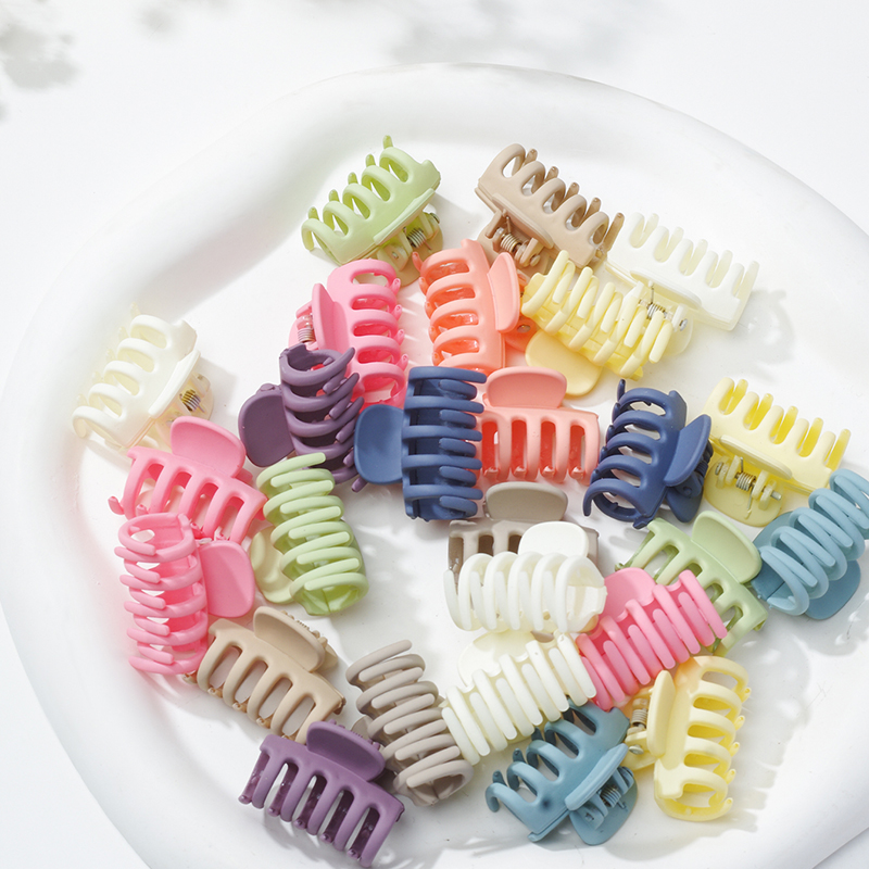 Women's Simple Style Colorful Plastic Hollow Out Hair Claws display picture 3