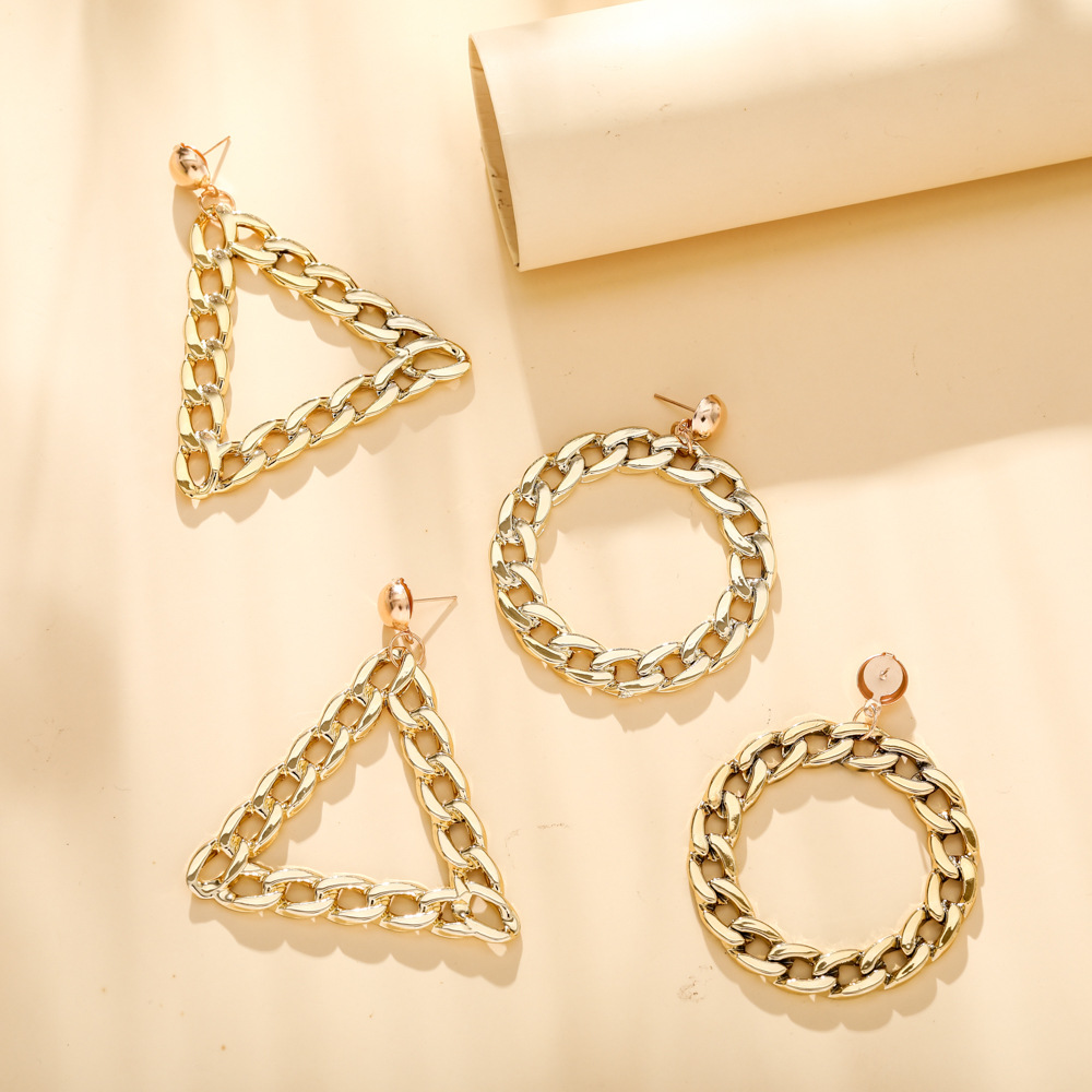 1 Pair Vintage Style Geometric Solid Color Plating Chain Hollow Out Arylic Drop Earrings display picture 3