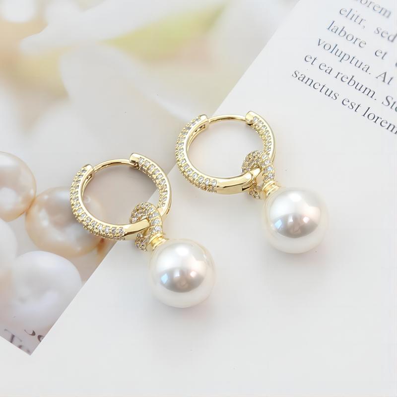 1 Pair Elegant Solid Color Plating Inlay Copper Alloy Pearl Zircon 18k Gold Plated Drop Earrings display picture 1