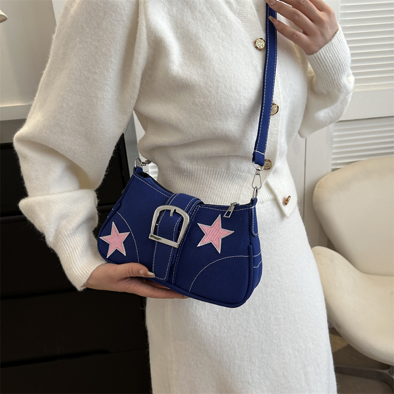 Women's Canvas Star Vintage Style Semicircle Buckle Shoulder Bag Crossbody Bag Underarm Bag display picture 7