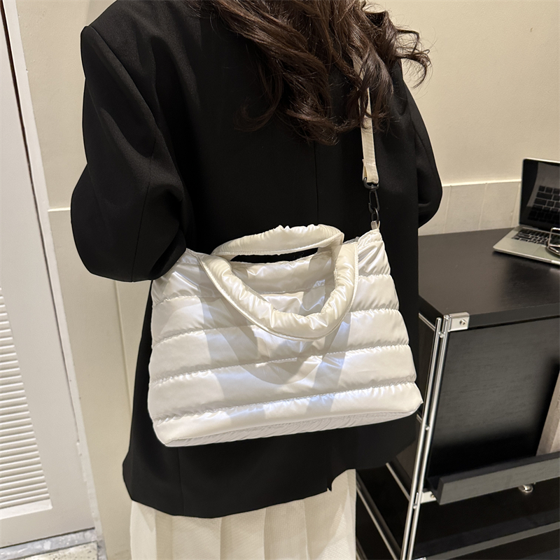 Women's Pvc Solid Color Basic Square Zipper Shoulder Bag Crossbody Bag display picture 9