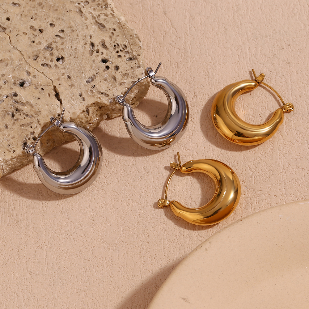 1 Pair Simple Style Classic Style Solid Color Plating Stainless Steel 18k Gold Plated Hoop Earrings display picture 1