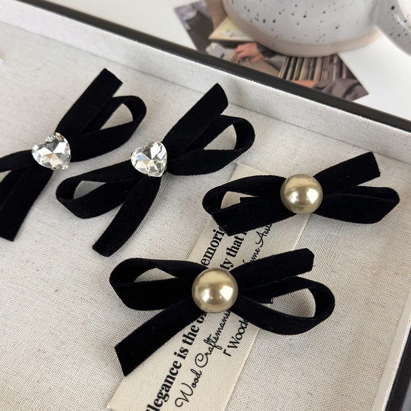 Women's Simple Style Commute Bow Knot Cloth Inlay Pearl Hair Clip display picture 1
