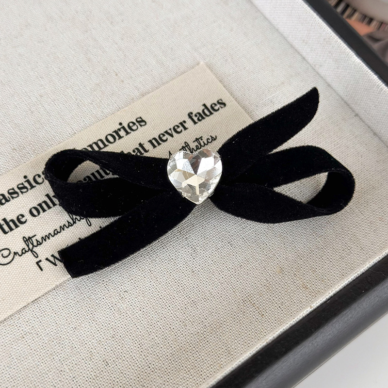 Frau Einfacher Stil Pendeln Bogenknoten Tuch Inlay Perle Haarklammer display picture 7