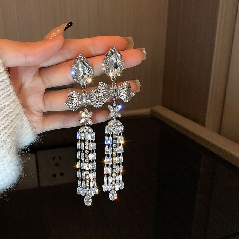 1 Pair Ig Style Elegant Bow Knot Tassel Plating Inlay Alloy Rhinestones Silver Plated Drop Earrings display picture 6