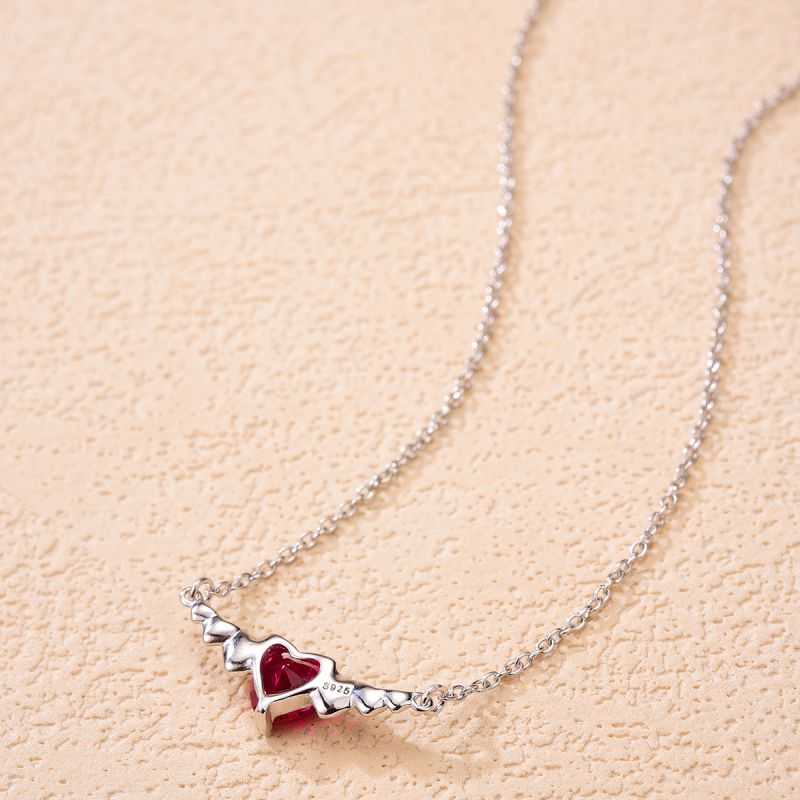 Elegant Heart Shape Sterling Silver Inlay Zircon Pendant Necklace display picture 12