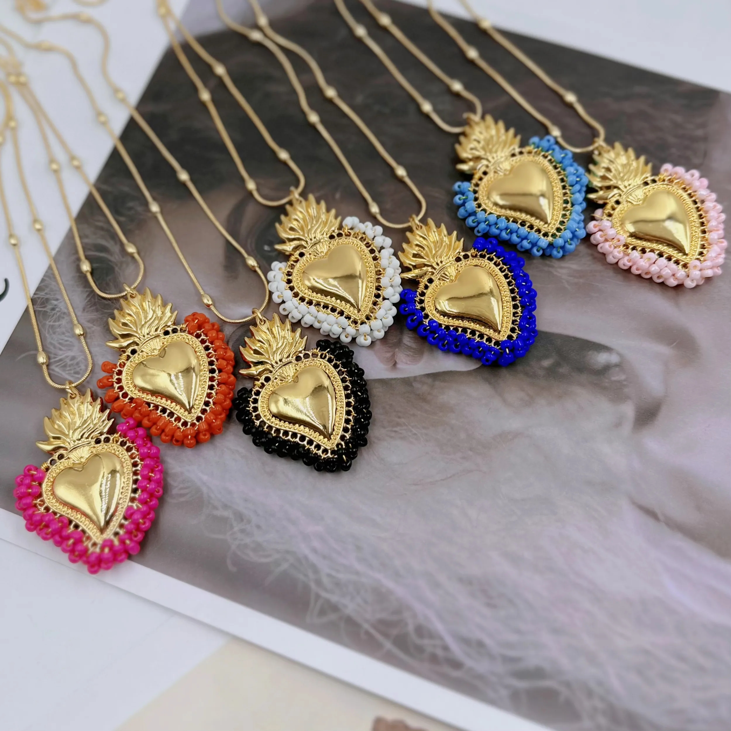 Vintage Style Heart Shape Copper Gold Plated Seed Bead Pendant Necklace In Bulk display picture 9