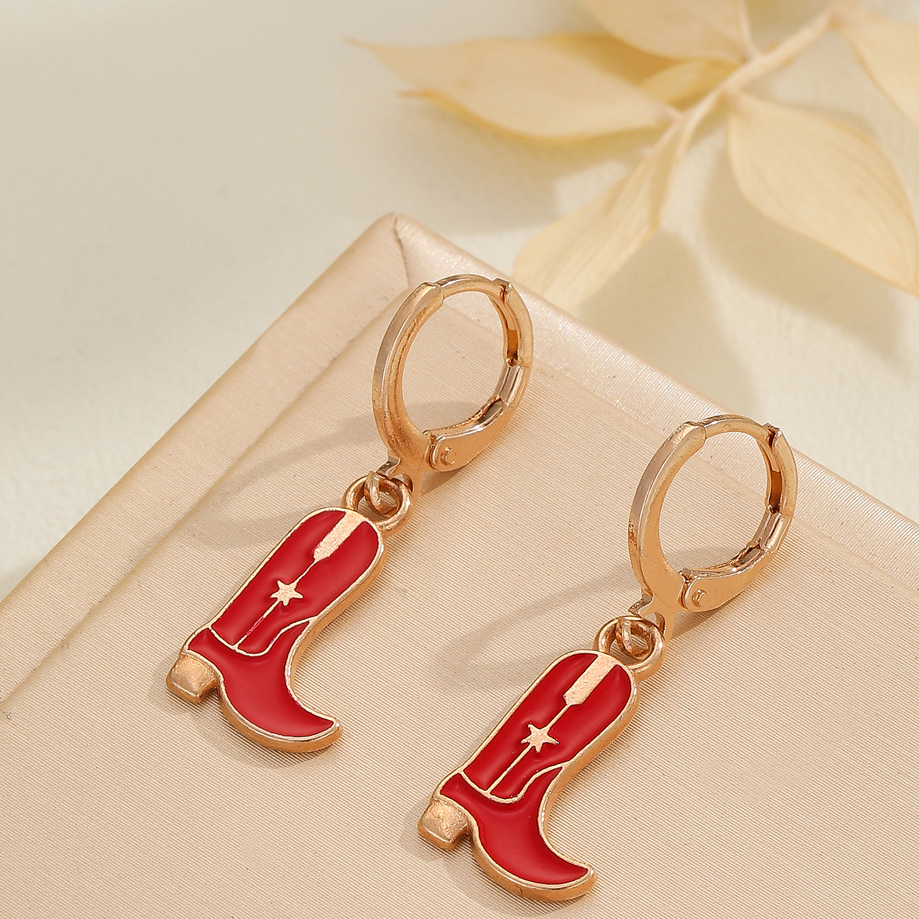 1 Pair Simple Style Commute Boots Enamel Plating Alloy Gold Plated Drop Earrings display picture 5
