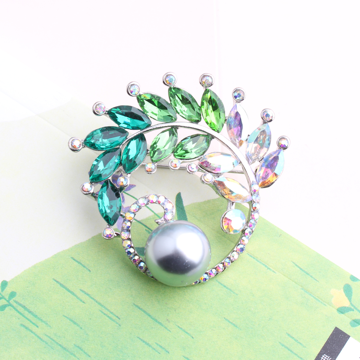 Elegant Sweet Plant Alloy Inlay Crystal Rhinestones Unisex Brooches display picture 2