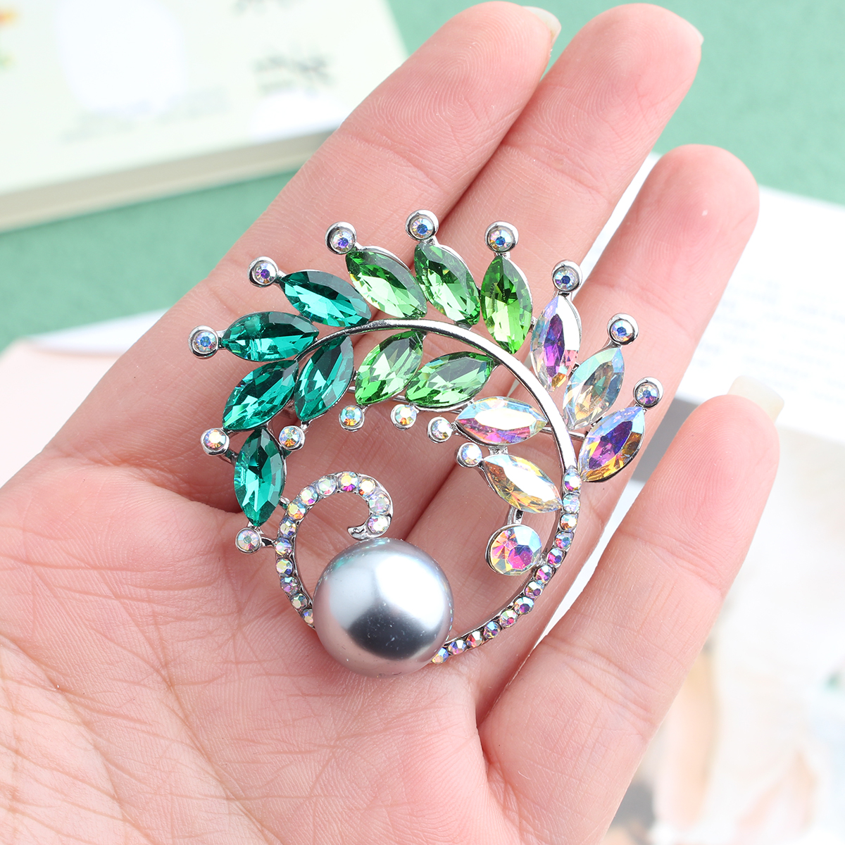 Elegant Sweet Plant Alloy Inlay Crystal Rhinestones Unisex Brooches display picture 3