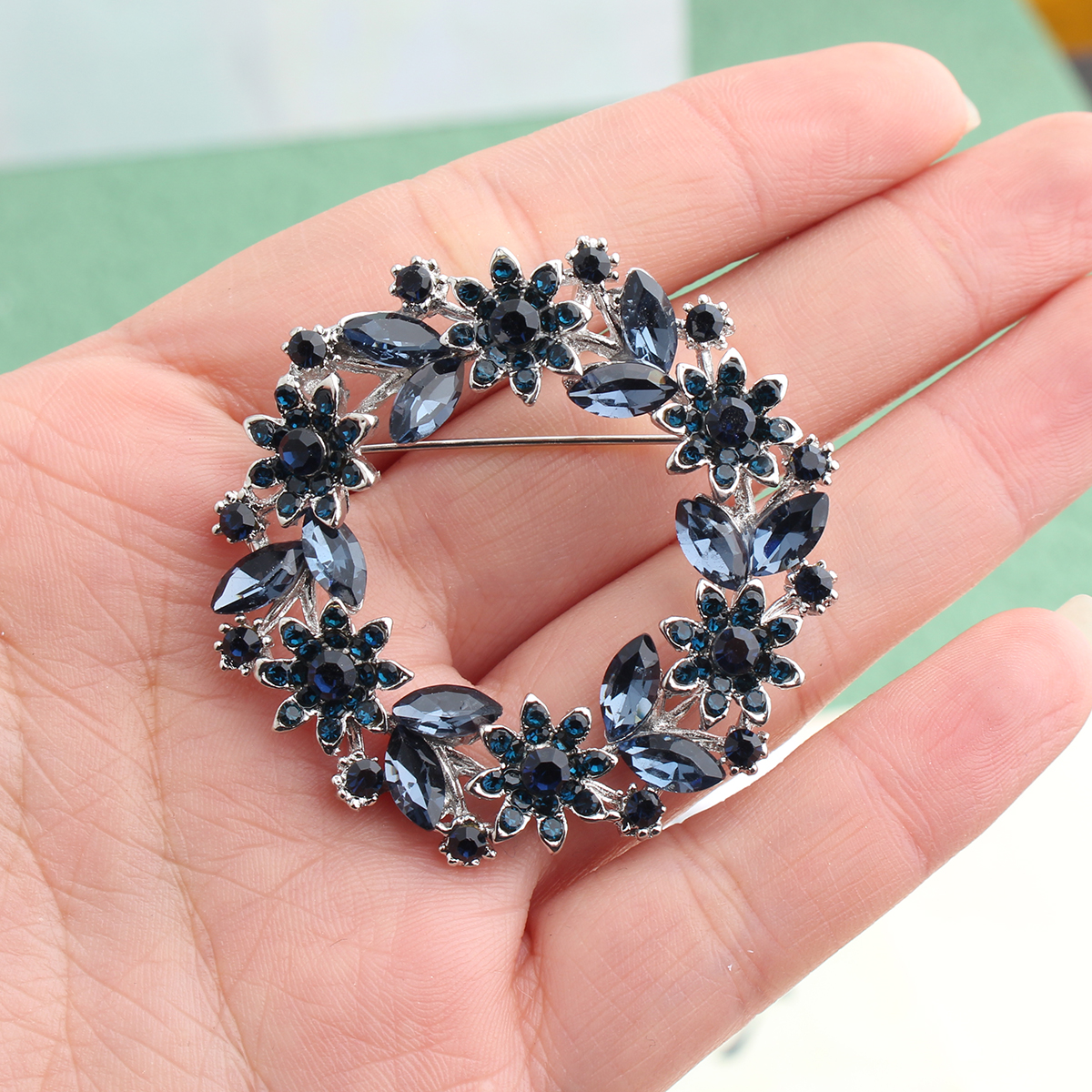 Elegant Sweet Plant Alloy Inlay Crystal Rhinestones Unisex Brooches display picture 5