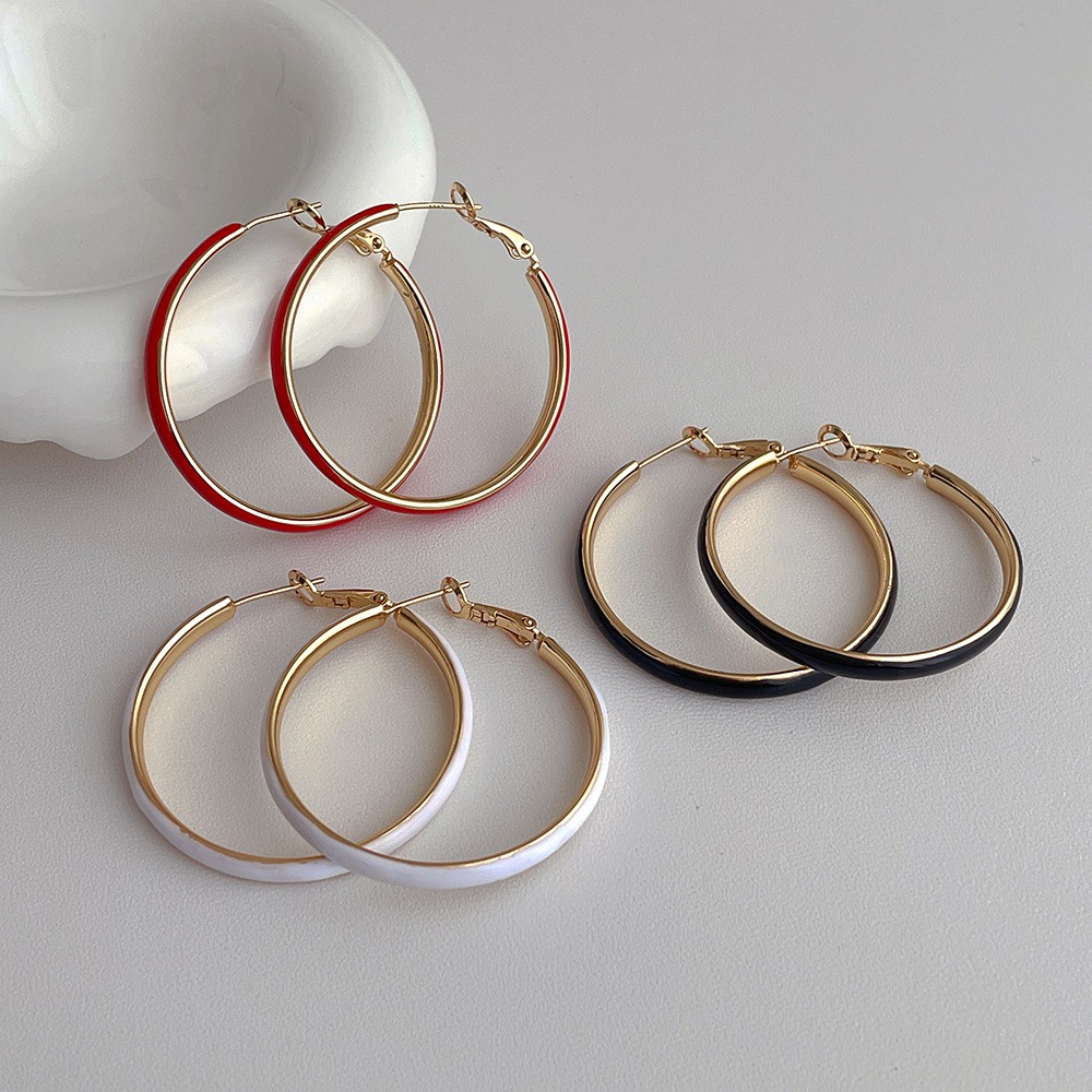 1 Piece Vintage Style Simple Style Solid Color Enamel Plating Hollow Out Copper 18k Gold Plated Hoop Earrings display picture 2