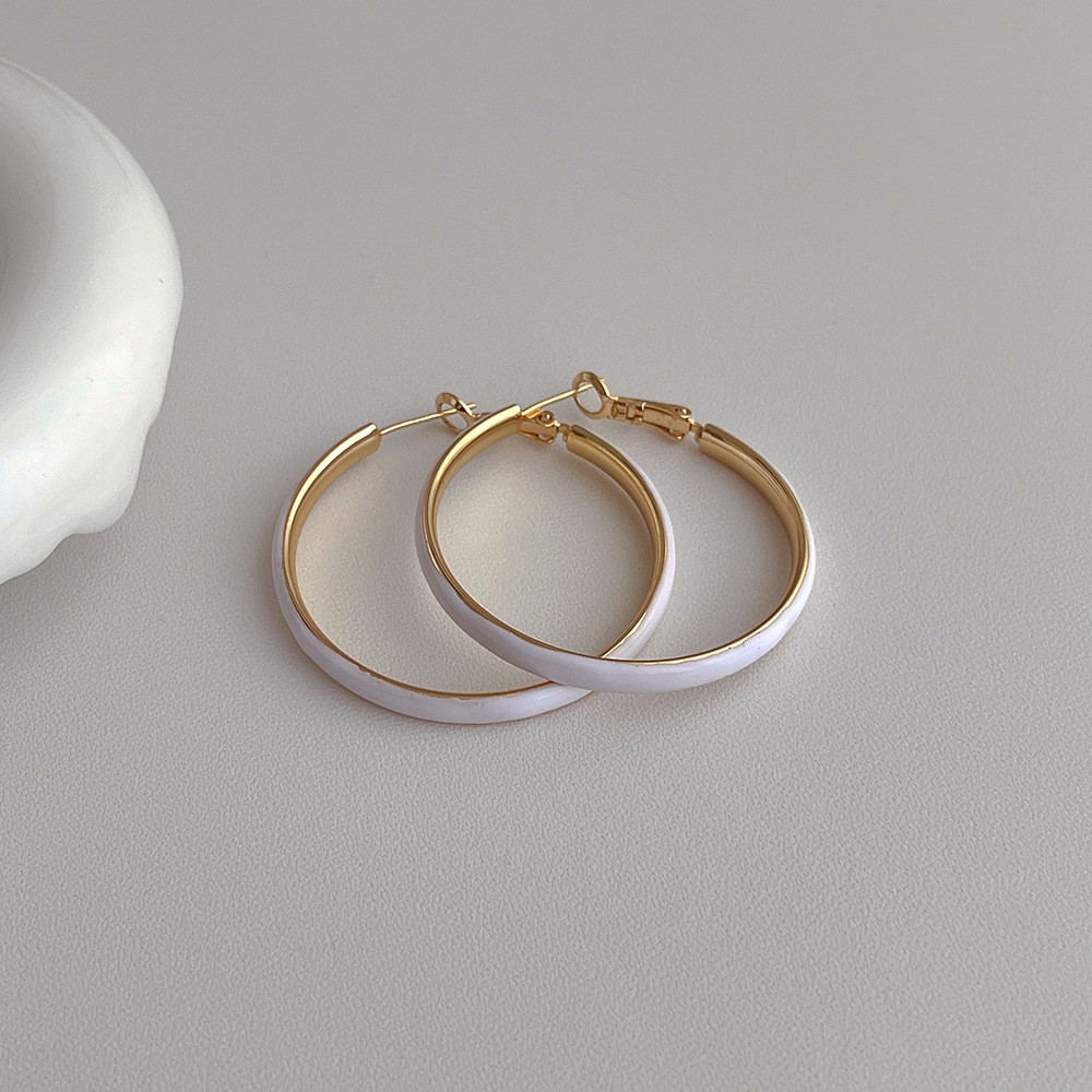 1 Piece Vintage Style Simple Style Solid Color Enamel Plating Hollow Out Copper 18k Gold Plated Hoop Earrings display picture 4