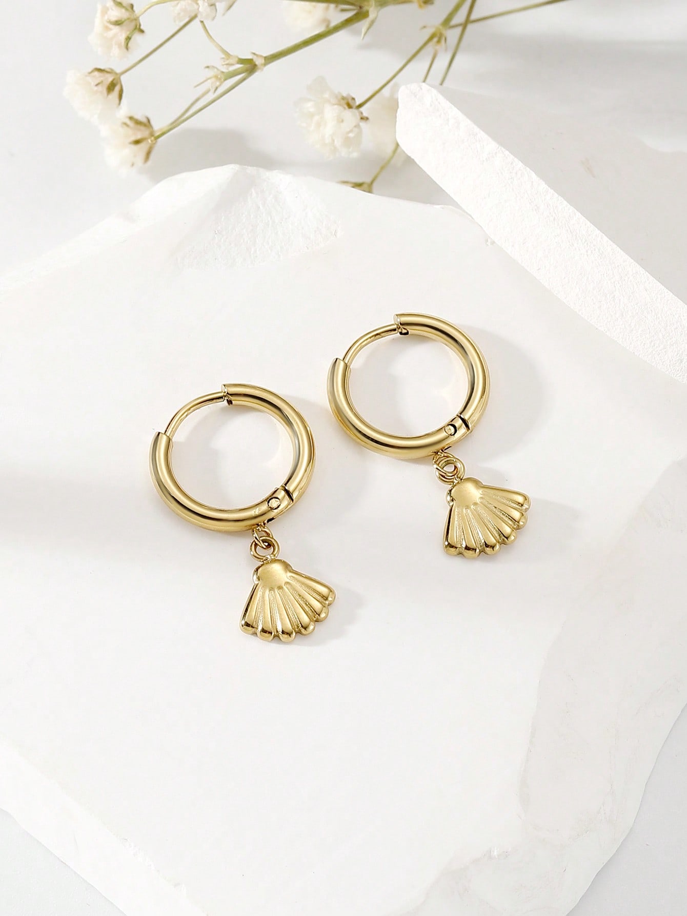 1 Pair Simple Style Shell 304 Stainless Steel 14K Gold Plated Drop Earrings display picture 3