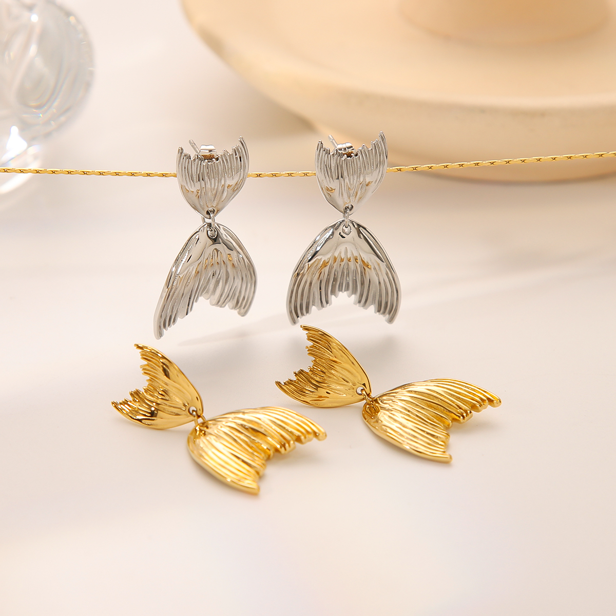 1 Pair Vintage Style Fish Tail Plating 304 Stainless Steel 18K Gold Plated Drop Earrings display picture 1