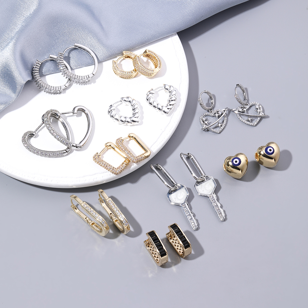 1 Pair Casual Simple Style Commute Heart Shape Key Enamel Plating Inlay Stainless Steel Copper Zircon 18k Gold Plated Earrings display picture 15