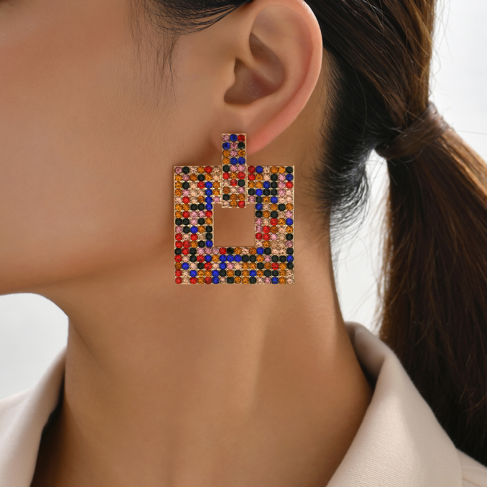 1 Pair Retro Exaggerated Square Plating Hollow Out Inlay Zinc Alloy Rhinestones Dangling Earrings display picture 3
